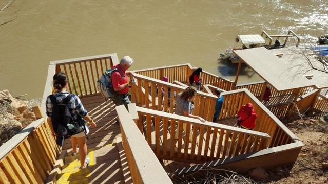 13 W Rim Adv Steps To Pontoon