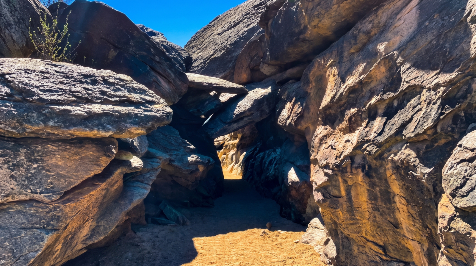 Hidden Valley & Fat Man's Pass Guided Hiking Tour at South Mountain